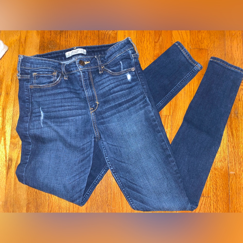 Women’s Abercrombie and Fitch skinny jeans